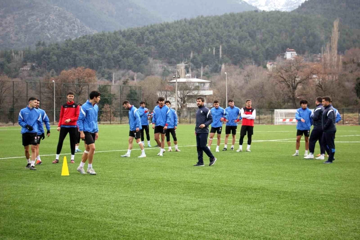 Irlıganlıspor, Kumluca Belediyespor maçına galibiyet parolasıyla hazırlanıyor