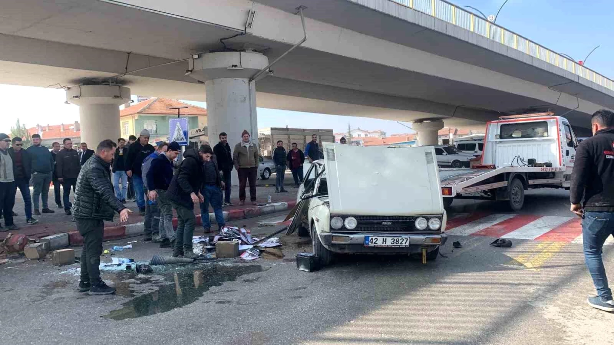 Karaman\'da kavşakta meydana gelen trafik kazasında 3 kişi yaralandı