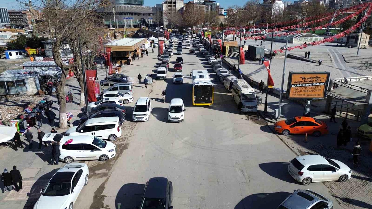 Malatya\'da deprem sonrası trafik yoğunluğu