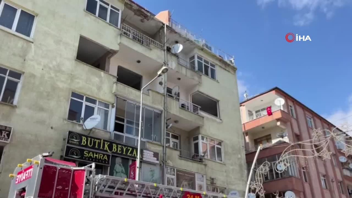Niğde\'de uyuduğu için kapıyı duymayan kadın ekipleri alarma geçirdi