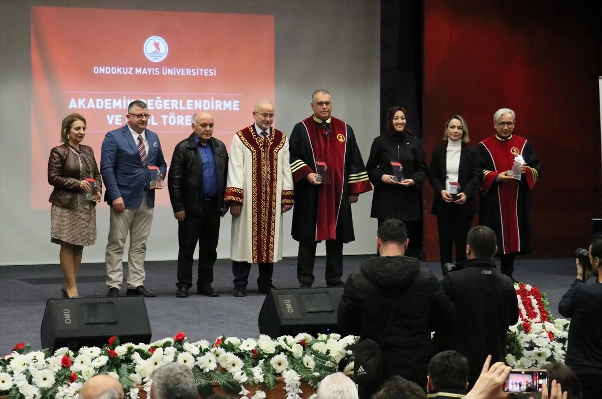 OMÜ\'de Yeni Atanan Öğretim Üyeleri için Cübbe Giyme Töreni Düzenlendi