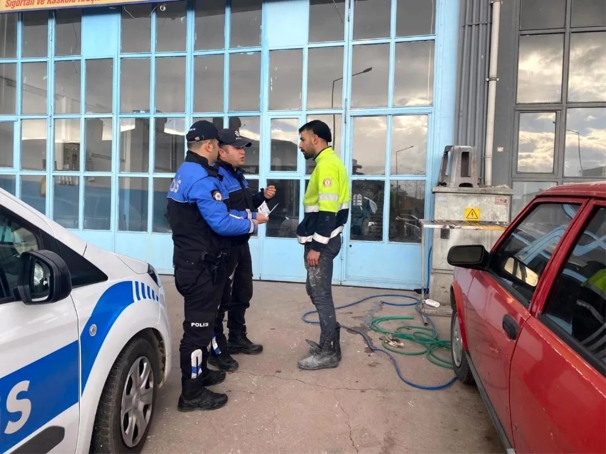 Erzincan\'da polis ekipleri sanayi esnafını dolandırıcılık konusunda bilgilendirdi