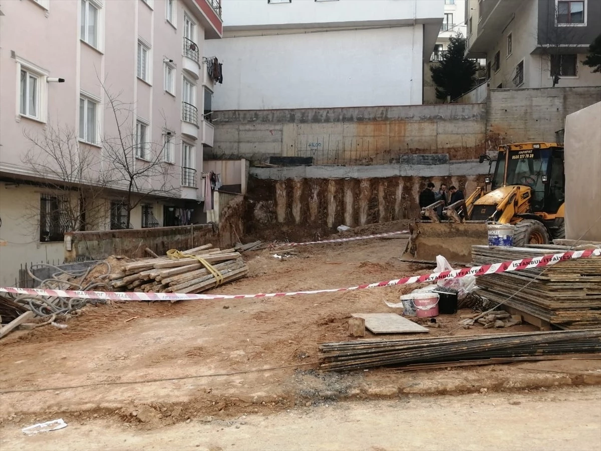 Sancaktepe\'de inşaat kazısında göçük: Bir işçi hayatını kaybetti