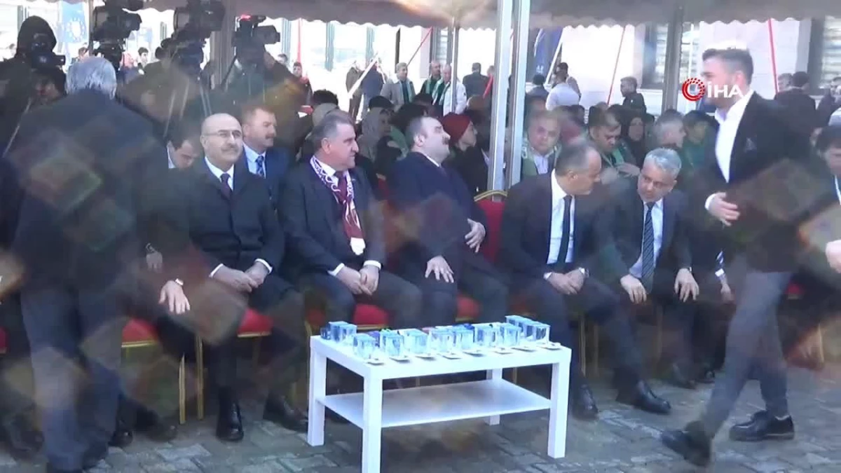 Spor Bakanı Osman Aşkın Bak İnegöl\'de spor tesisi açtı