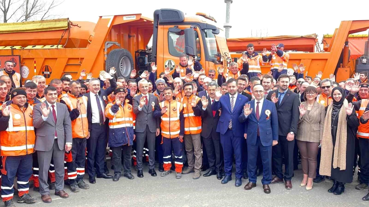 Ulaştırma ve Altyapı Bakanı Abdulkadir Uraloğlu, Kırklareli\'nde Demir Yolu Altyapısını Modernize Ettiklerini Açıkladı