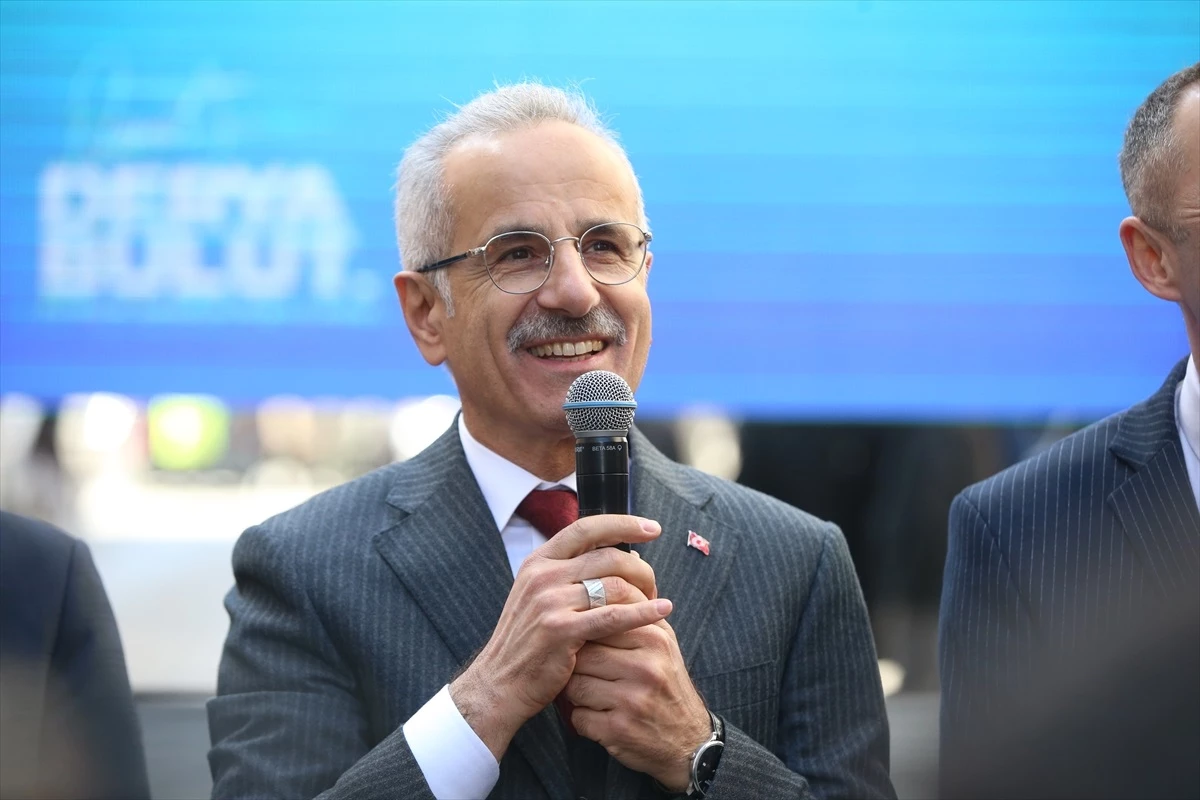 Ulaştırma ve Altyapı Bakanı Abdulkadir Uraloğlu, Kırklareli\'de Seçim Koordinasyon Merkezi açılışlarına katıldı