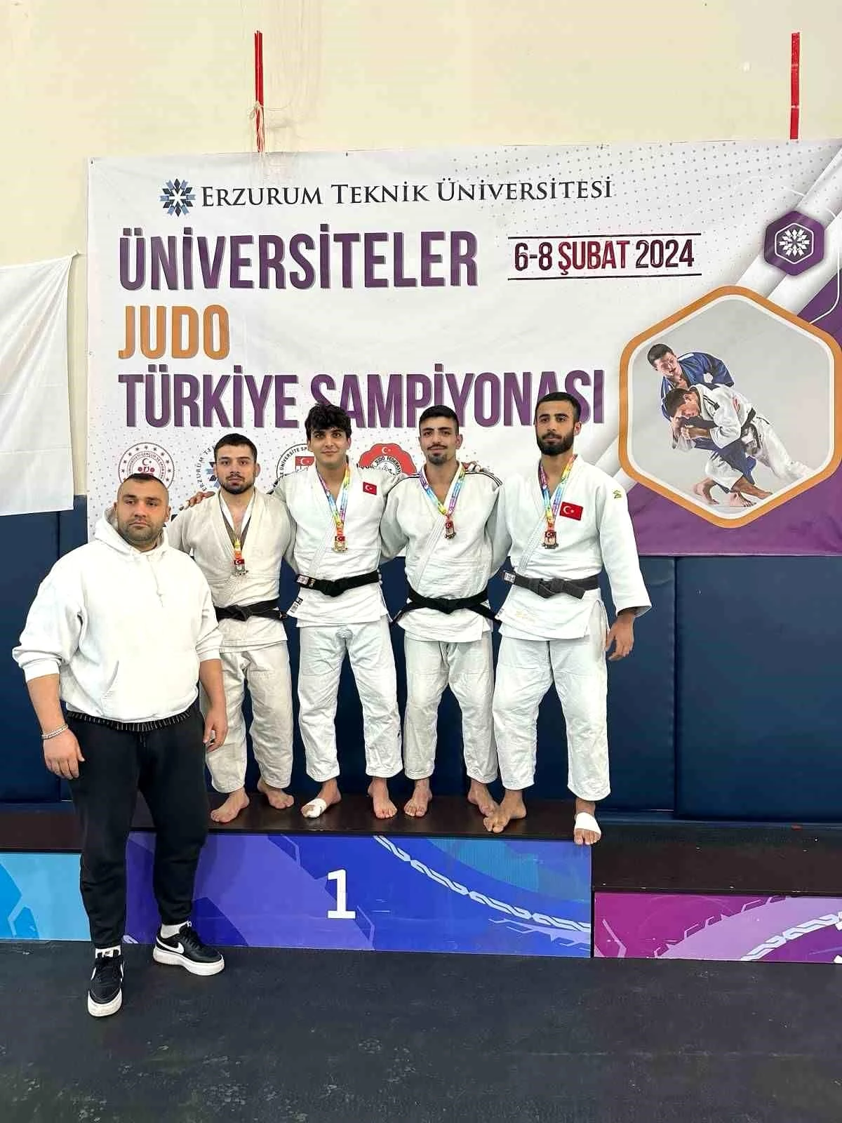 Zonguldak Bülent Ecevit Üniversitesi Öğrencileri Judo Türkiye Şampiyonası\'nda Başarı Elde Etti