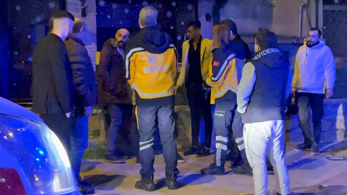 İnegöl\'de kaza: Motosiklet ile otomobil çarpıştı, 2 kişi yaralandı