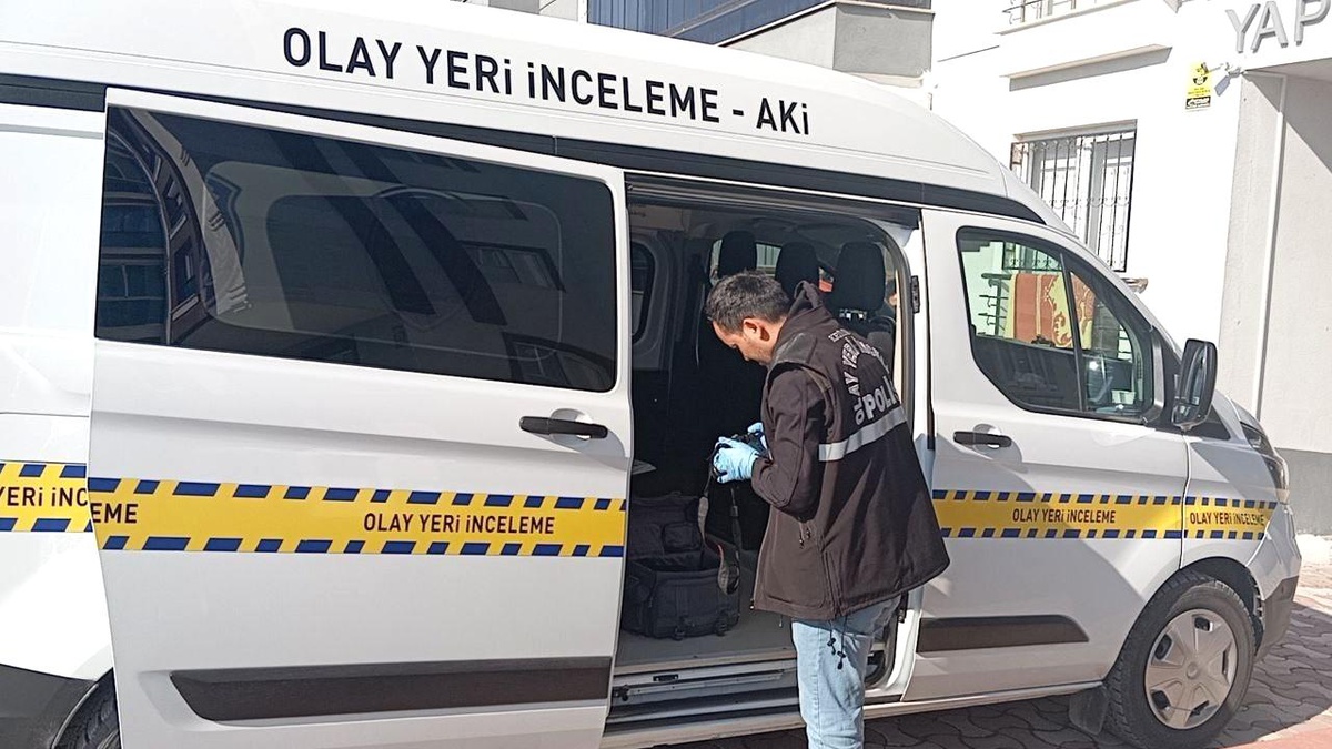 Çorum\'da Genç Adam Evde Ölü Bulundu