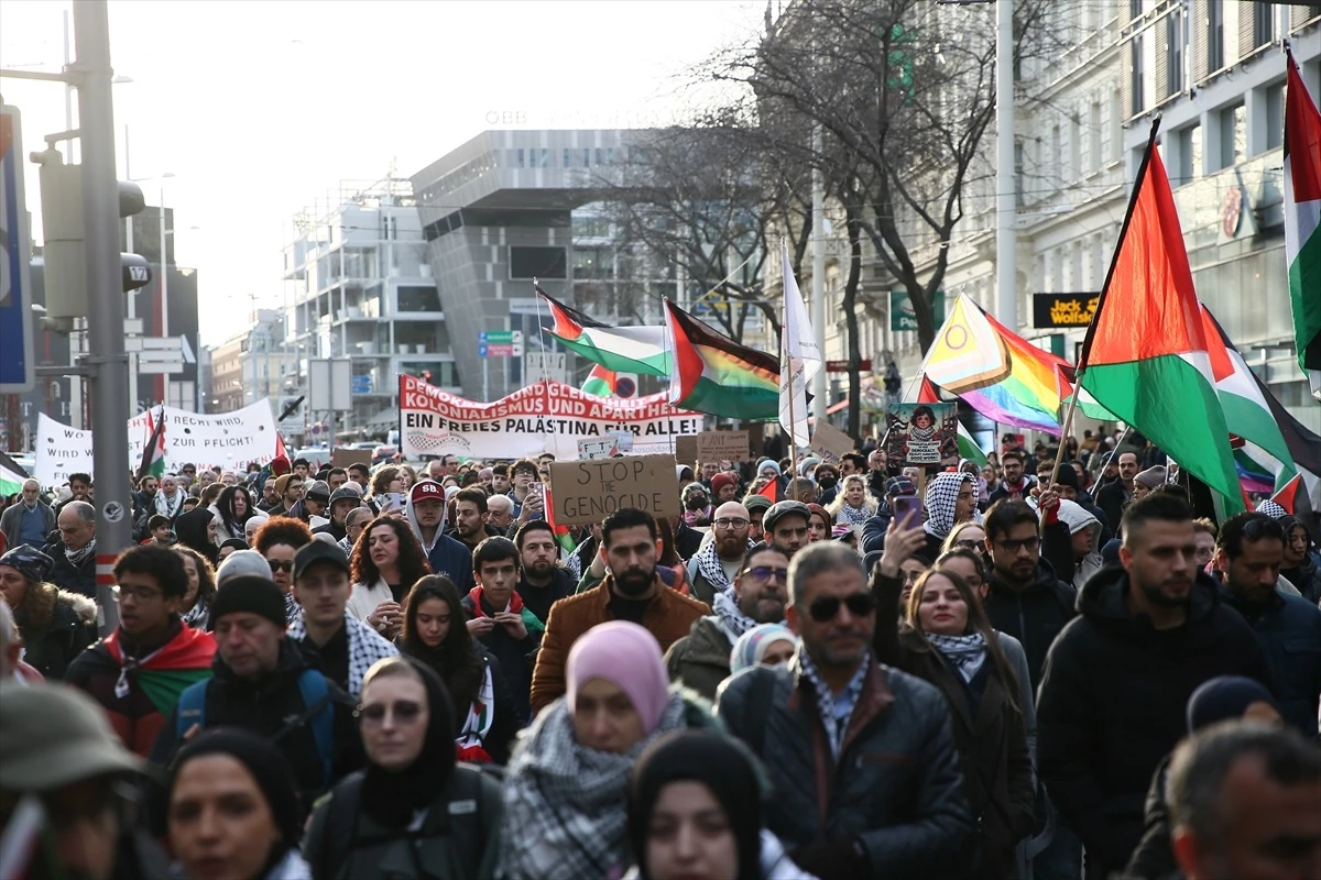 Viyana\'da İsrail\'in Gazze\'ye yönelik saldırıları protesto edildi