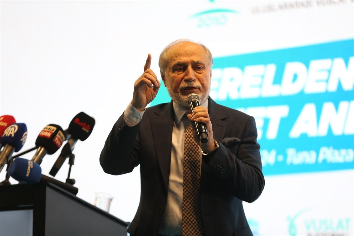 Balıkesir\'de düzenlenen konferansta yerelden genele hizmet anlayışı konuşuldu