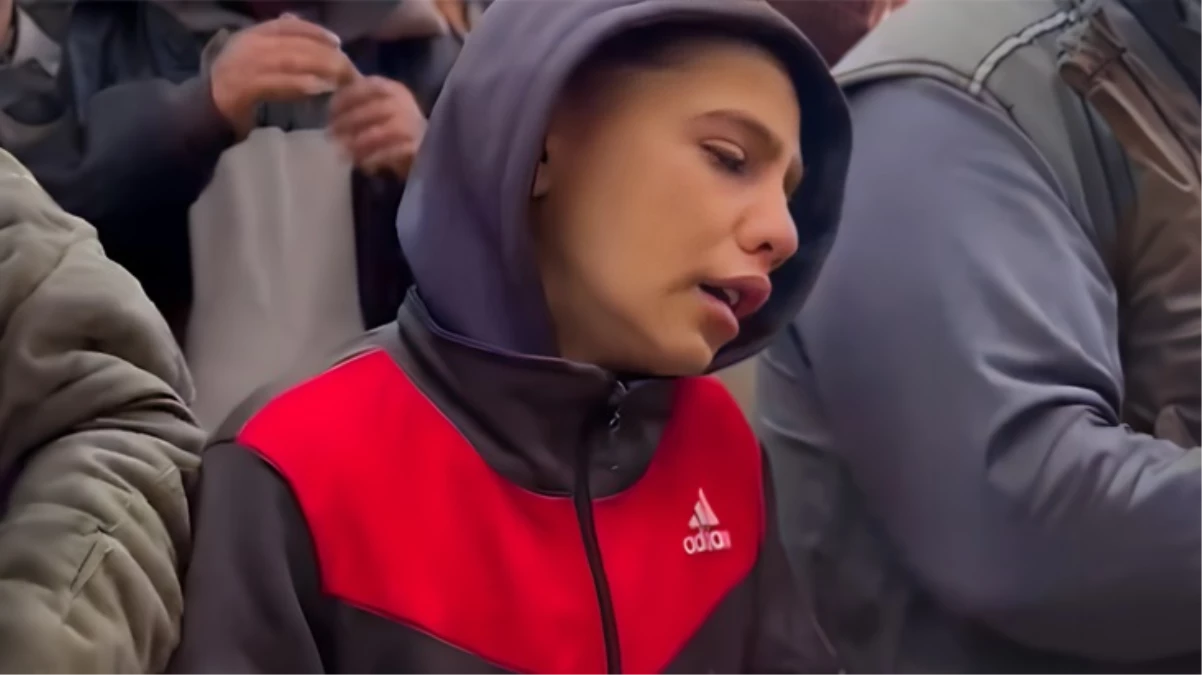11 yaşındaki çocuk, bütün ailesinin cenaze namazını kıldı