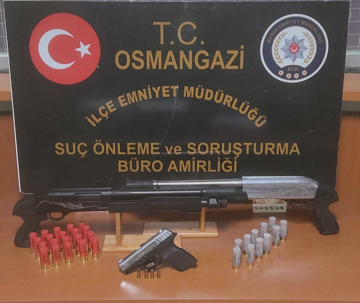 Bursa\'da uyuşturucu ticareti operasyonu: 12 kişi yakalandı