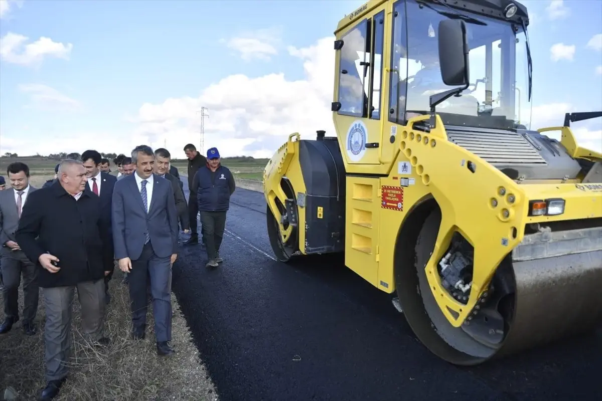 Edirne Valisi, Taşlımüsellim ve Sarıdanişment köylerindeki vatandaşlarla bir araya geldi