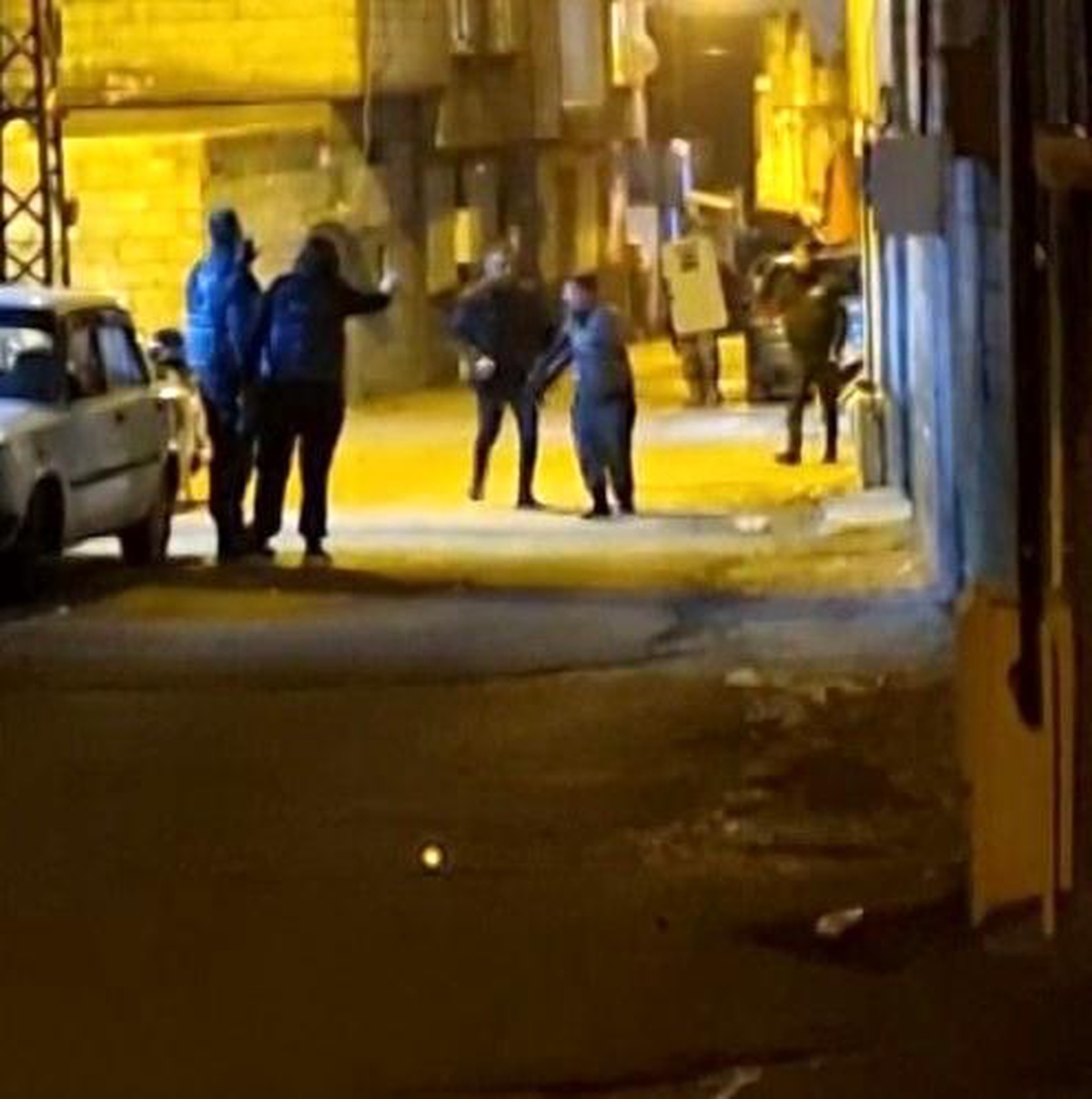 Gaziantep\'te Emniyet Amirinin Müdahalesiyle İntihar Girişimi Önleniyor