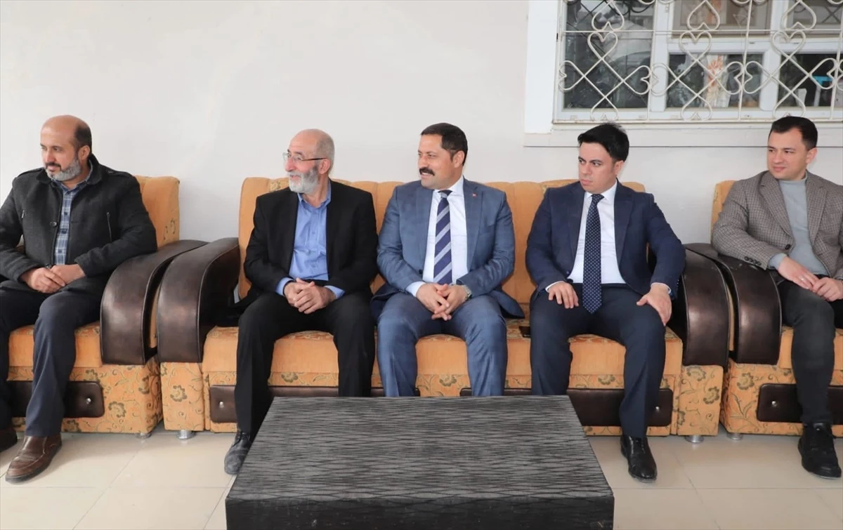 Hatay Valisi Mustafa Masatlı, Samandağ ilçesinde Alevi kanaat önderleriyle bir araya geldi