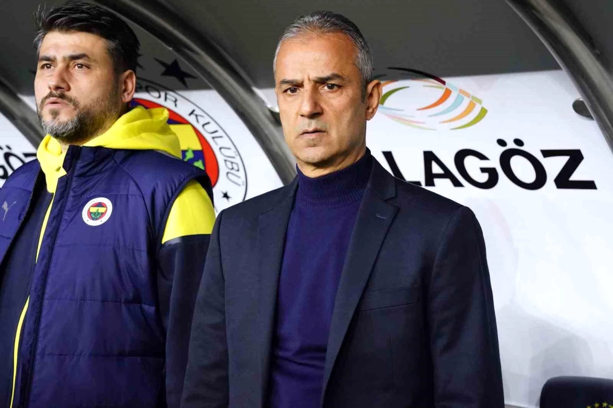 Fenerbahçe Teknik Direktörü İsmail Kartal, Kasımpaşa maçına tek değişiklikle çıktı