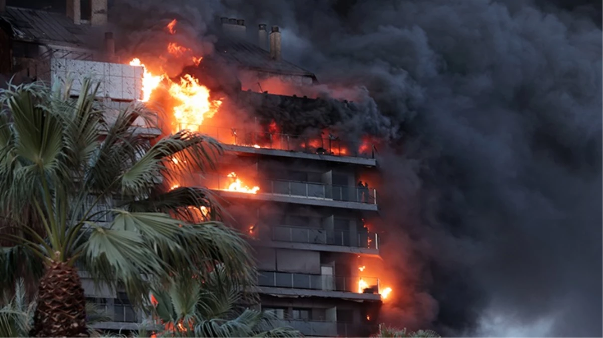 İspanya\'da apartman yangınında can kaybı 10\'a çıktı