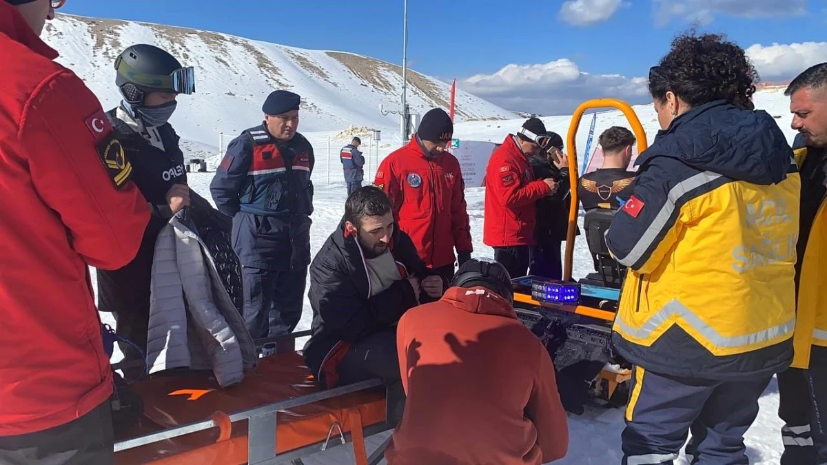 Isparta\'da snowboard yapan doktor kayalıklarda mahsur kaldı, JAK ekipleri tarafından kurtarıldı