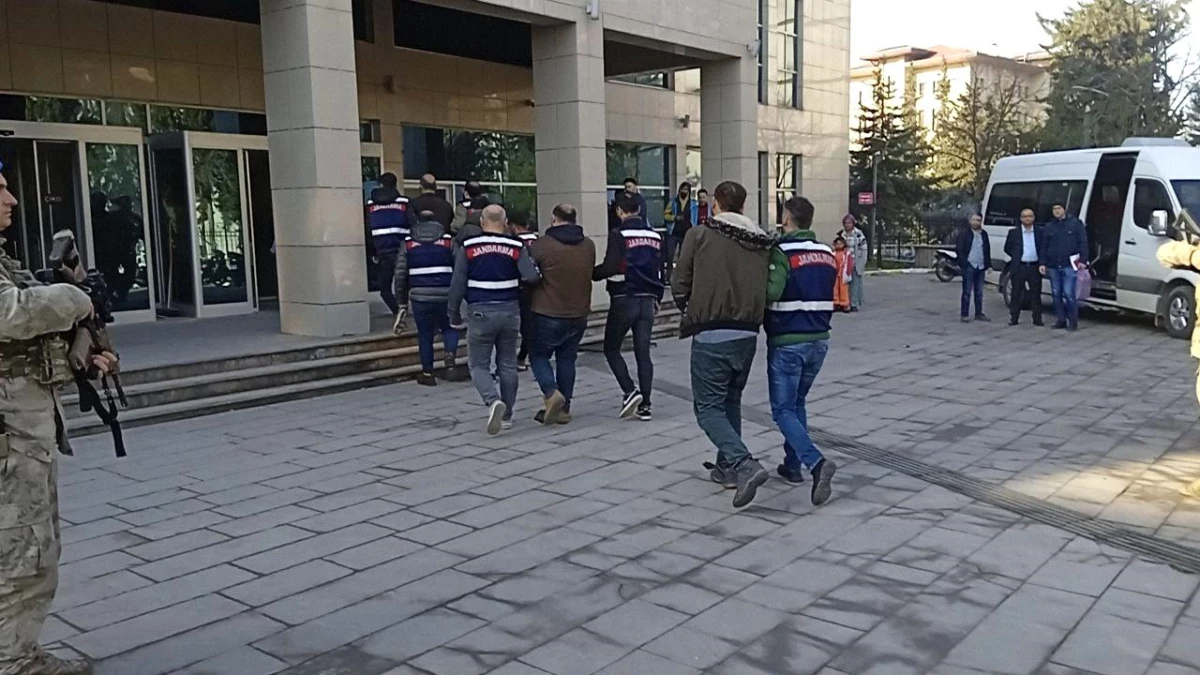 Kilis\'te DEAŞ Operasyonunda 4 Şüpheli Tutuklandı