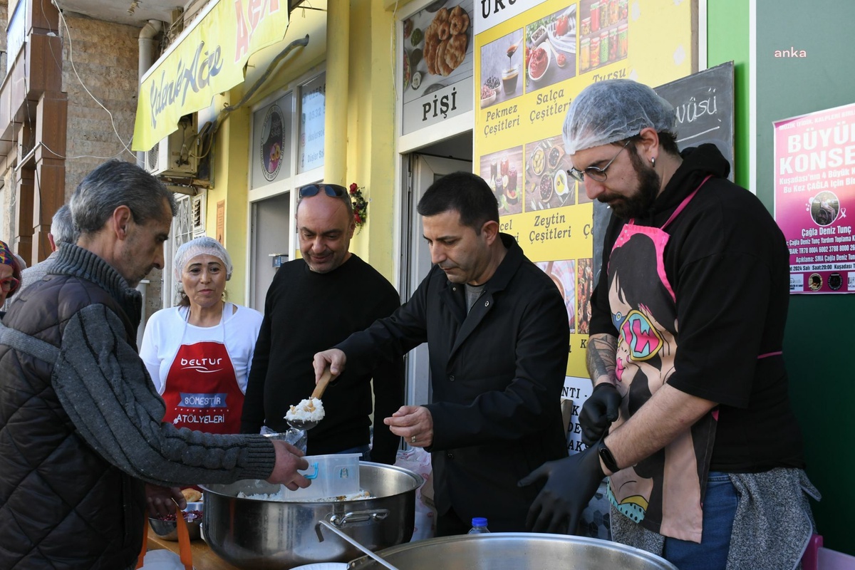 Kuşadası Belediye Başkanı Ömer Günel, Kalenderhane Aşevi\'ni ziyaret etti