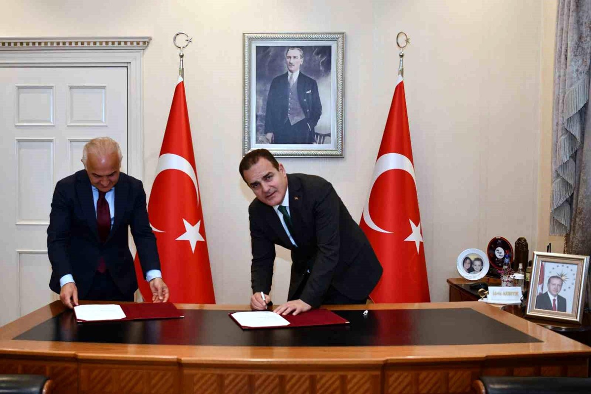 Milas\'a yapılacak 15 spor tesisi için protokol imzalandı