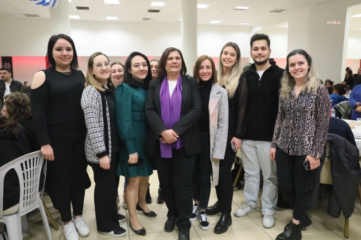 Aydın Büyükşehir Belediye Başkanı Özlem Çerçioğlu, KPSS\'ye hazırlanan gençlerle buluştu