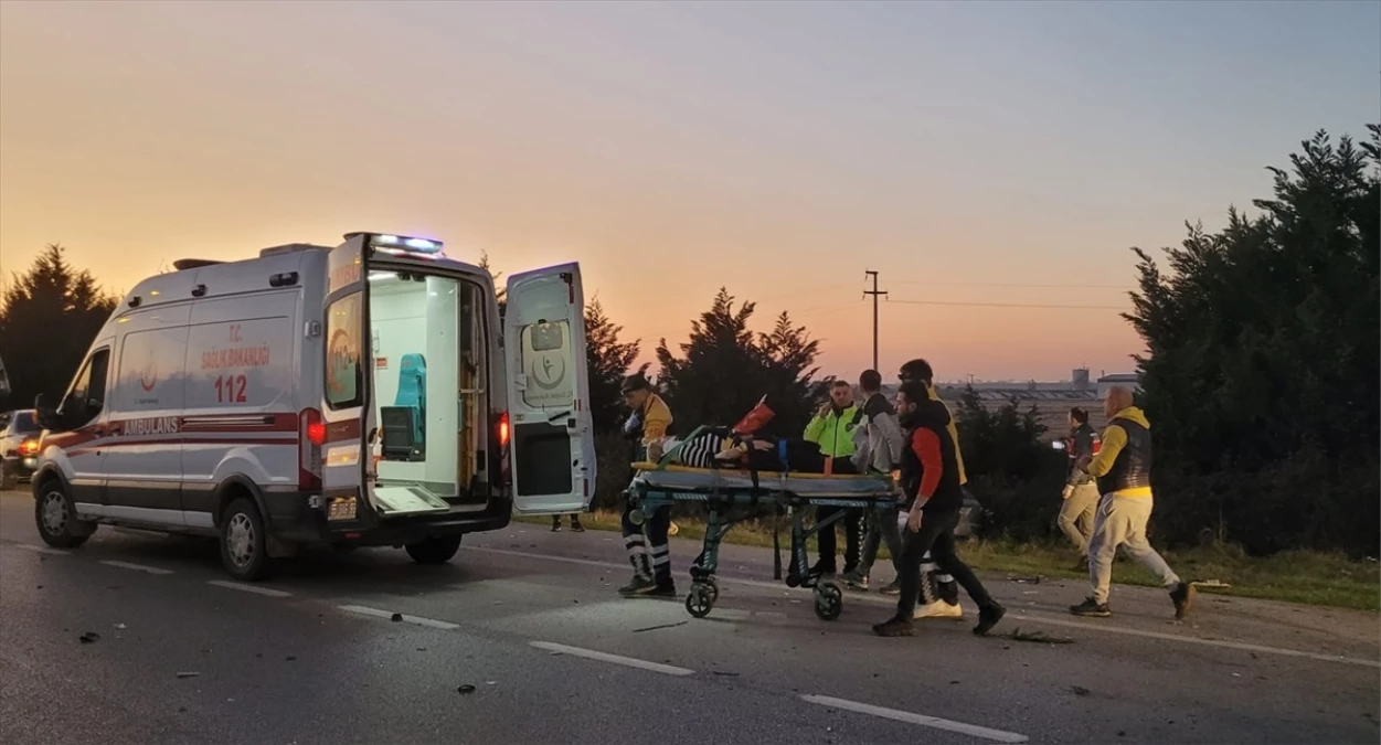 Samsun\'da Otomobillerin Çarpıştığı Kazada 6 Kişi Yaralandı