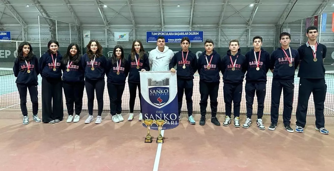 SANKO Okulları Genç Kız ve Erkek Tenis Takımları İl Birincisi Oldu