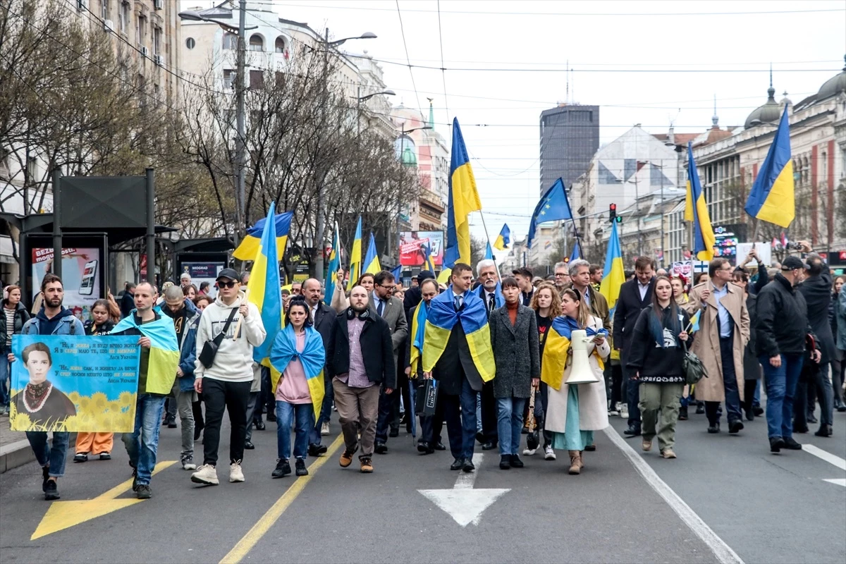 Belgrad\'da Ukrayna\'ya Destek Yürüyüşü