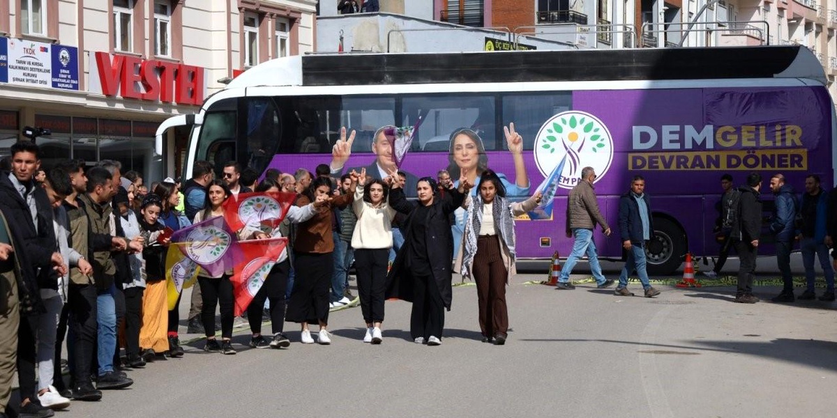 DEM Parti Programında Yasa Dışı Slogan Atan 6 Şüpheli Gözaltına Alındı