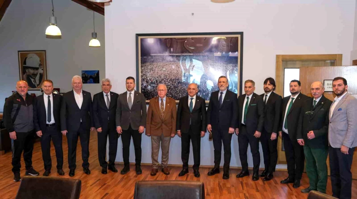 TFF Başkanı Mehmet Büyükekşi, Bursaspor Başkanı Sinan Bür ile bir araya geldi