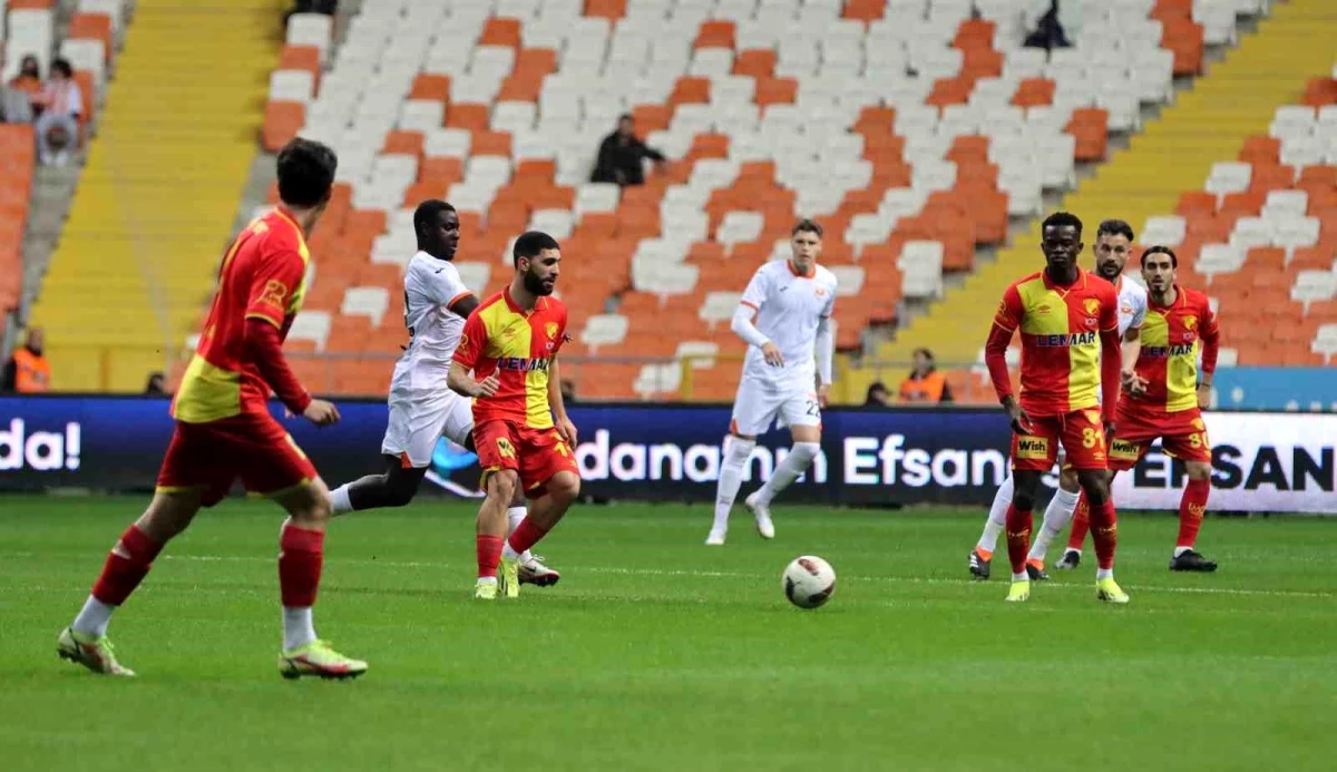Adanaspor, evinde Göztepe\'ye 3-0 mağlup oldu