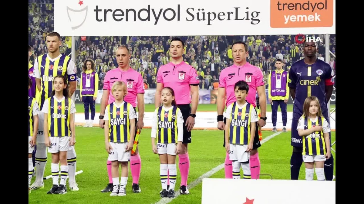 Trendyol Süper Lig: Fenerbahçe: 0 - Kasımpaşa: 0 (İlk yarı)