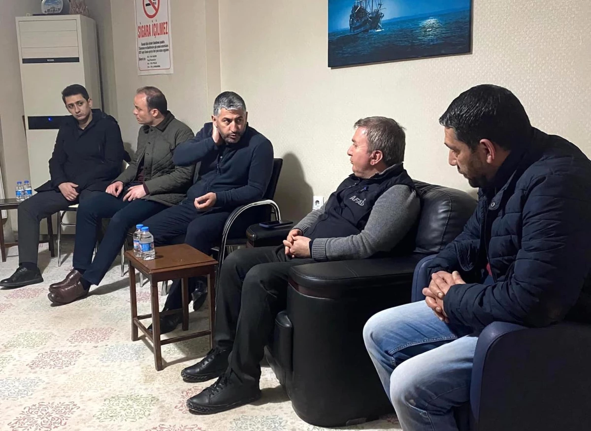 Erzincan Valisi Hamza Aydoğdu, maden kazasında kaybolan işçilerin ailelerini ziyaret etti