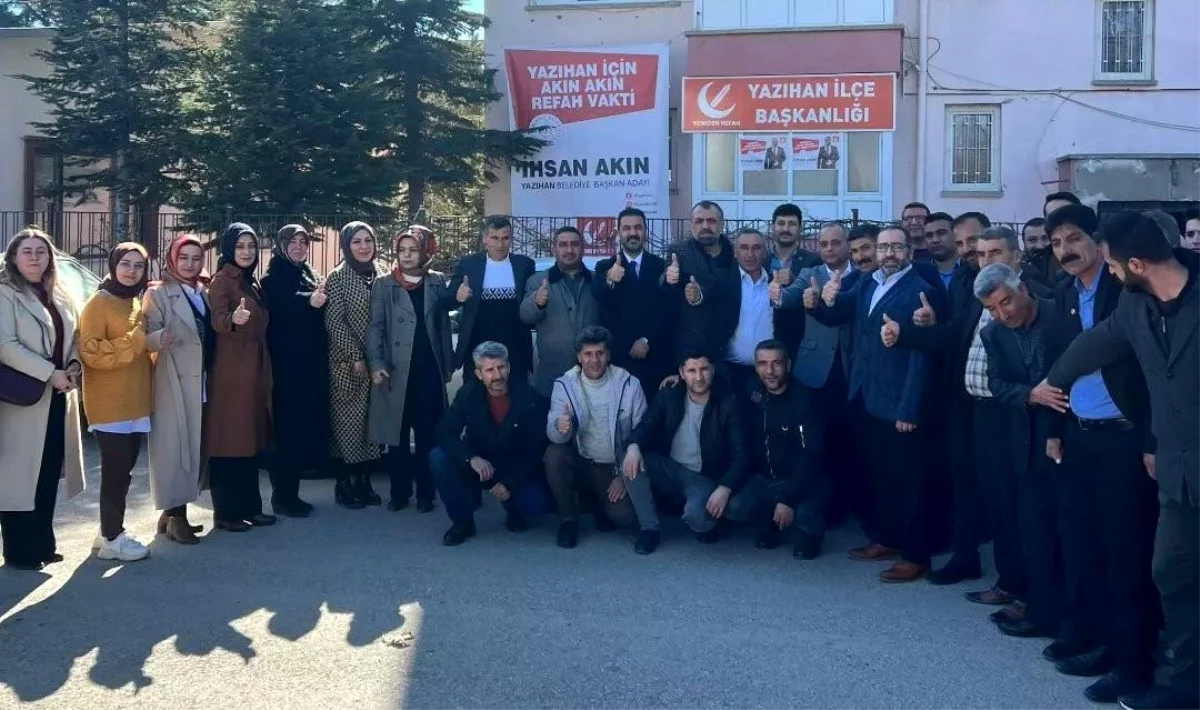 Yeniden Refah Partisi Malatya Büyükşehir Belediye Başkan Adayı Bilal Yıldırım, Yazıhan ilçesinde seçim ofisi açılışına katıldı