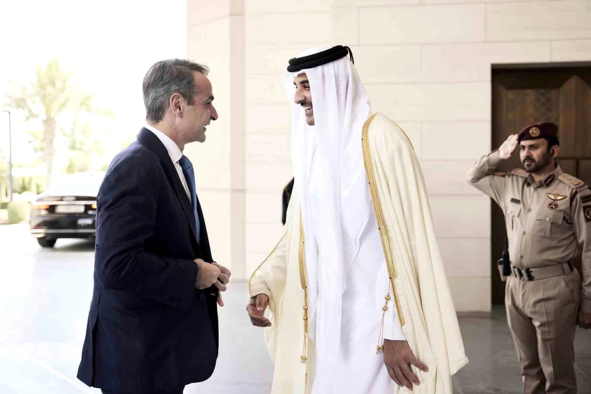 Yunanistan Başbakanı Katar Emiri ile görüştü