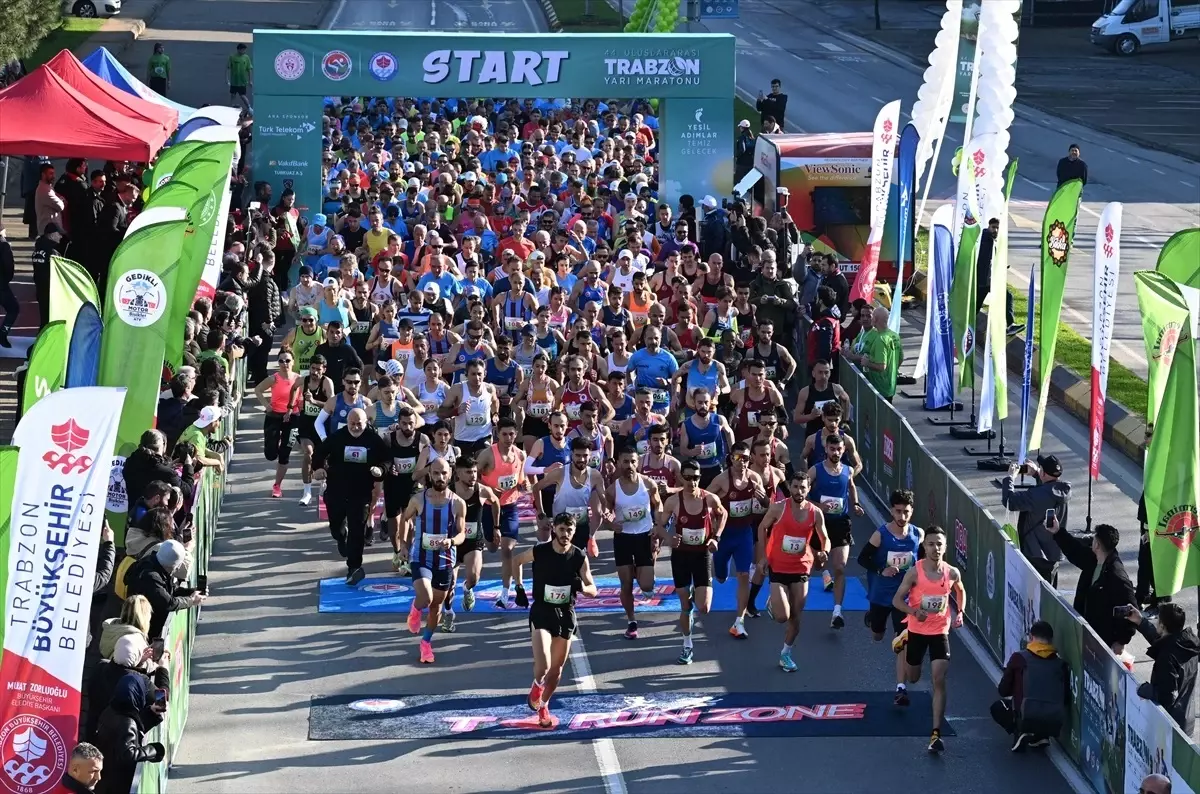 Trabzon\'da düzenlenen 44. Uluslararası Trabzon Yarı Maratonu tamamlandı