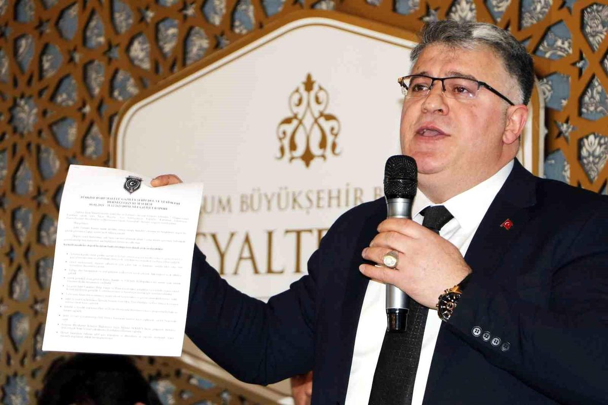 Recep Akgül, Türkiye Harp Malulü Şehit Dul ve Yetimleri Derneği Erzurum Şubesi\'nin 7. Olağan Genel Kurulunda yeniden başkan seçildi