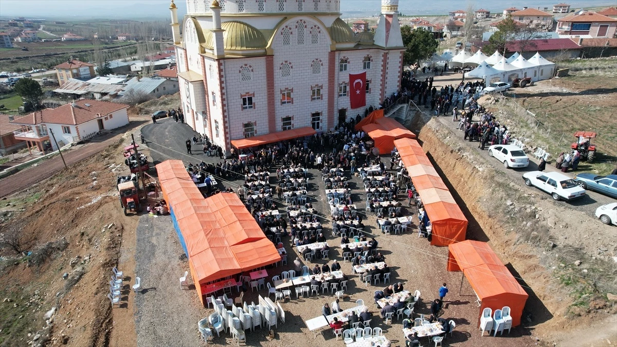 Ankara\'da Yeni Bir Cami İbadete Açıldı