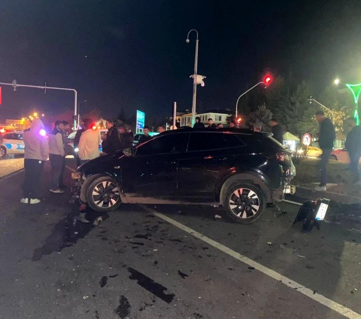 Bingöl\'de Zincirleme Trafik Kazası: 5 Yaralı