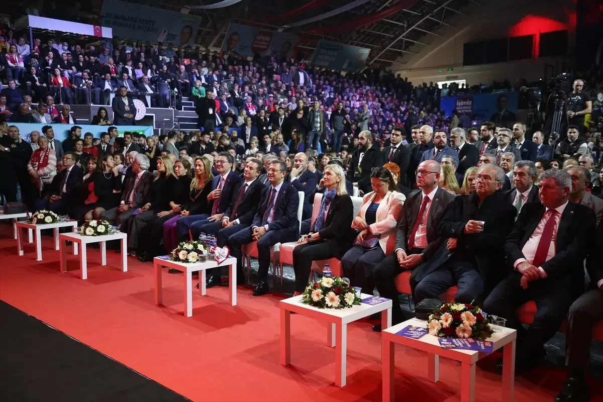 CHP Genel Başkanı Özgür Özel: \'Bazı televizyonlarda, gazetelerde birkaç kişinin isyanını, itirazını duyuyorsunuz\'