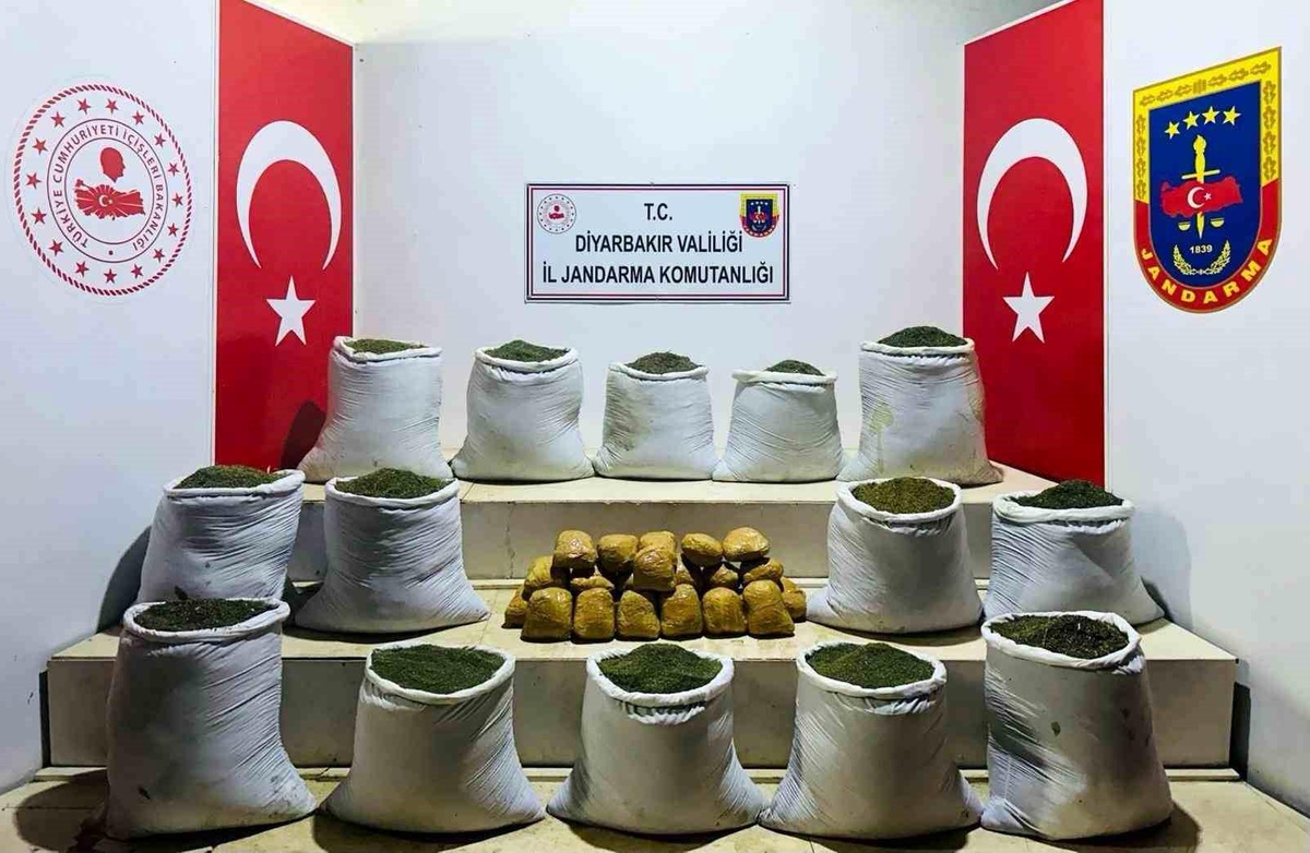 Diyarbakır\'da 381 Kilo Toz Esrar Ele Geçirildi