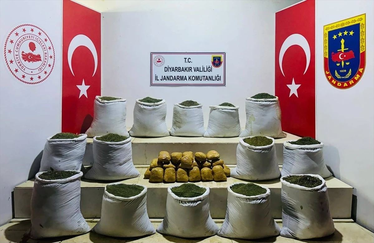 Diyarbakır\'ın Lice ilçesinde 381 kilogram esrar ele geçirildi