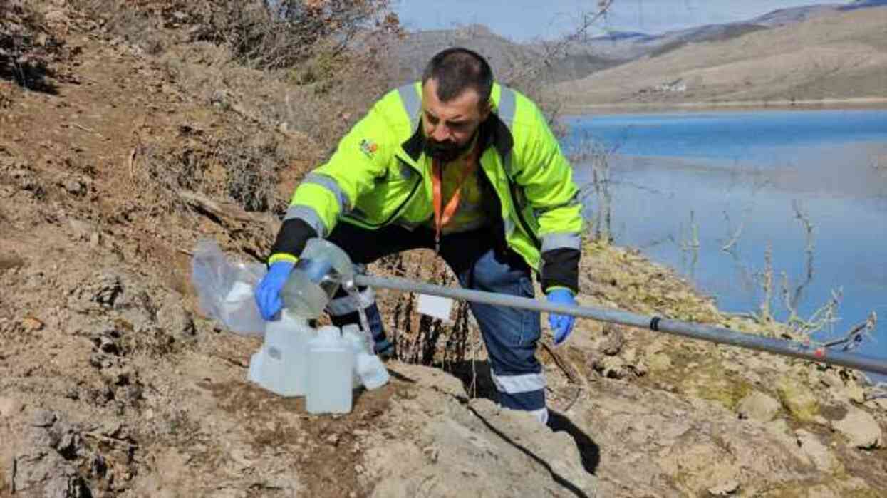Enerji Bakanı Bayraktar: Heyelan çalışmaları hızlanarak devam ediyor Enerji Bakanı Bayraktar: Heyelan çalışmaları hızlanarak devam ediyor