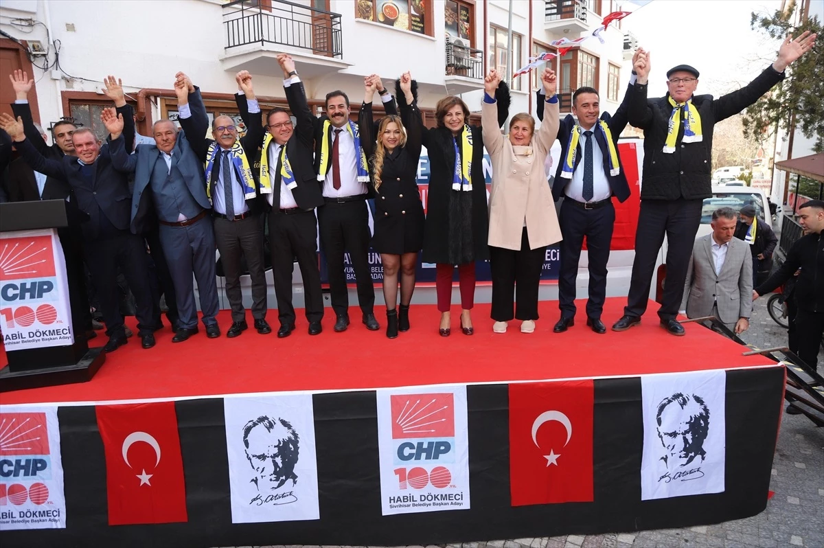 CHP\'nin Eskişehir Büyükşehir Belediye Başkan adayı Ayşe Ünlüce, Sivrihisar\'da Seçim Koordinasyon Merkezi\'nin açılışını gerçekleştirdi