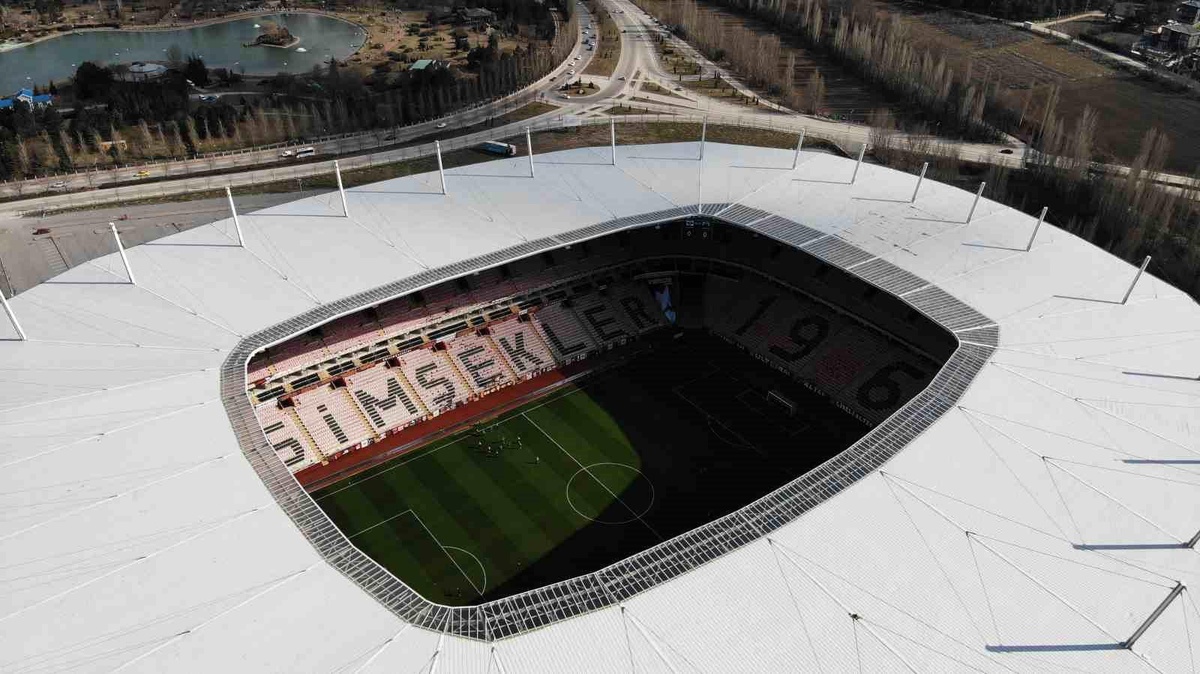 Eskişehirli Veteran Futbolcular, Kocaeli Veteranlarıyla Dostluk Maçı Yaptı