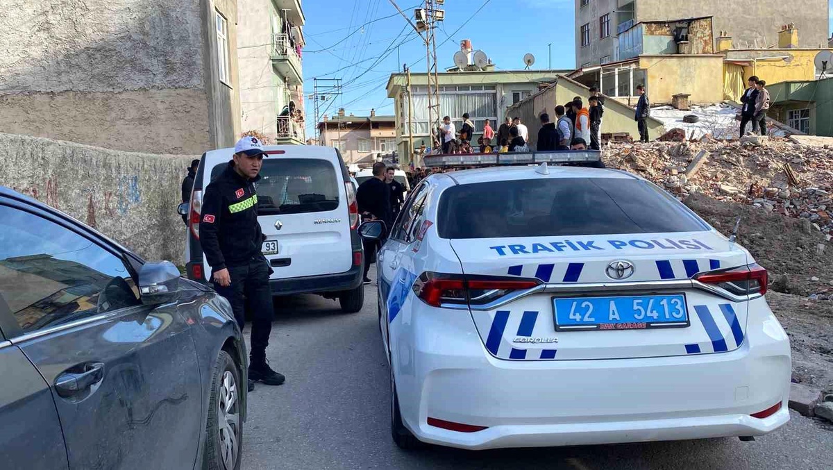 Konya\'da 9 yaşındaki çocuk, amcasının tabancasını oynarken ateş etti, amca hayatını kaybetti