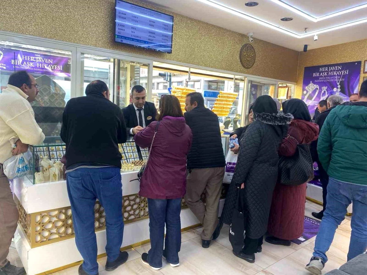 Kayseri\'de Kuyumcular Ayarı Düşük Çeyrek Altın Konusunda Uyardı