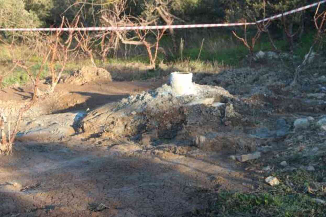 Mersin'de çiftçi su ararken sondaj çalışmasında gaz çıktı Mersin'de çiftçi su ararken sondaj çalışmasında gaz çıktı